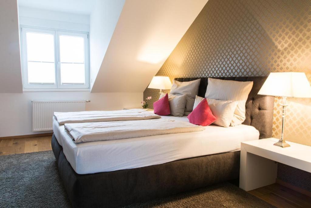 Helvetia Apartament *
